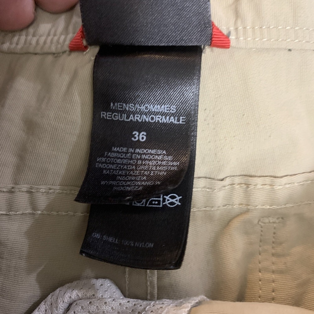 The North Face Khaki Cargo Shorts - Size‎ 36 Men's - Picture 6 of 10